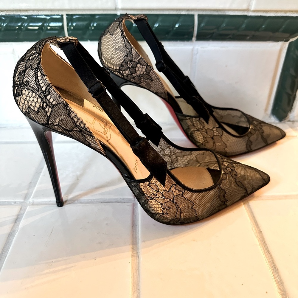 Christian Louboutin Jeanbi Black Lace Pump Heels size 11 or 41